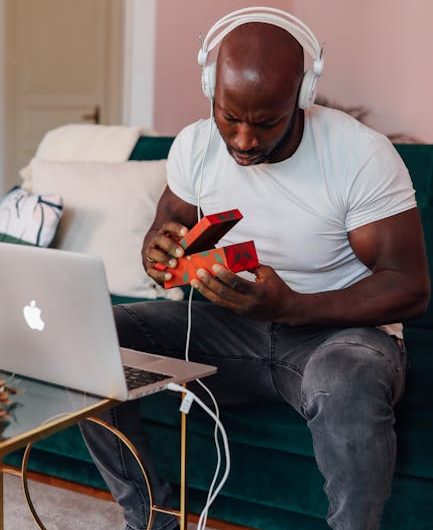 Купить подарок на юбилеи 50 лет