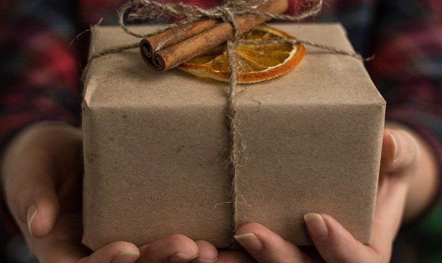 Какой подарок подарить жене на свадьбу