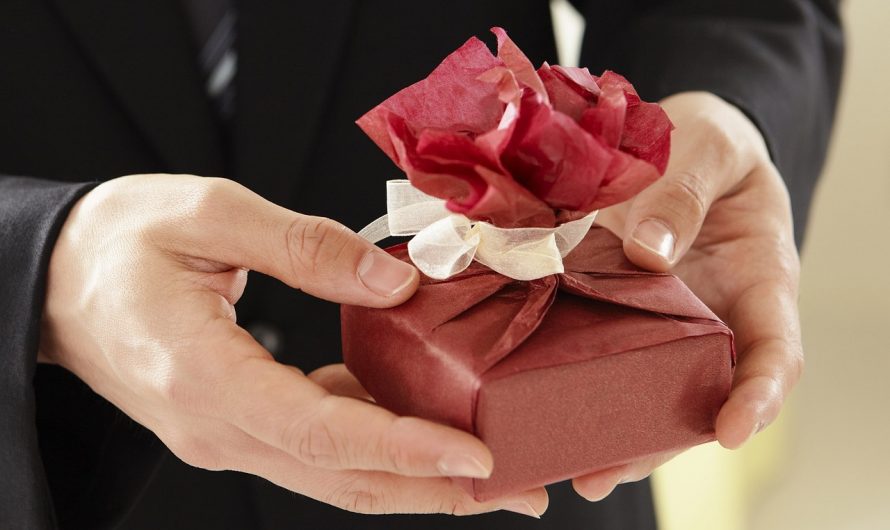 Какие подарки можно сделать любимому